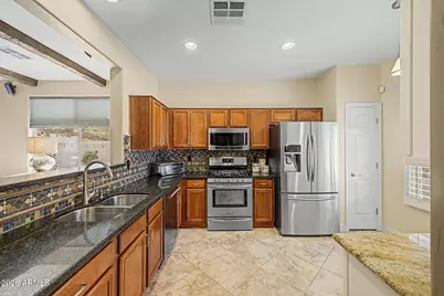 2504 W Old Paint Trail, Phoenix, AZ 85086 - Photo 10