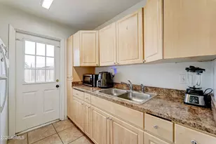 5438 W Roanoke Ave, Phoenix, AZ 85035 - Photo 12
