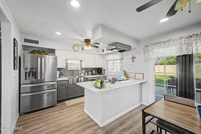 11409 N 57th Drive, Glendale, AZ 85304 - Photo 8