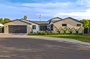 215 E Ashwood Pl, Phoenix, AZ 85012 - Photo 2