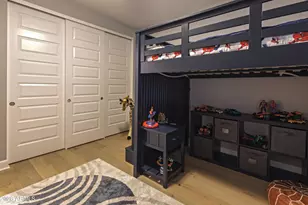 215 E Ashwood Pl, Phoenix, AZ 85012 - Photo 22