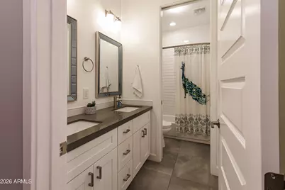 215 E Ashwood Place, Phoenix, AZ 85012 - Photo 20