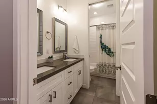 215 E Ashwood Pl, Phoenix, AZ 85012 - Photo 20