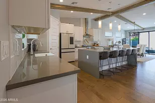 215 E Ashwood Pl, Phoenix, AZ 85012 - Photo 8