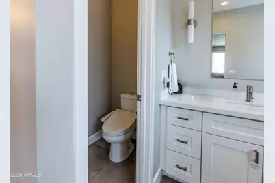 215 E Ashwood Place, Phoenix, AZ 85012 - Photo 18