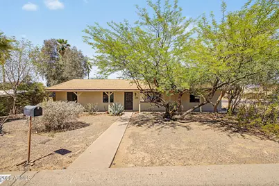 9438 N 16th Place, Phoenix, AZ 85020 - Photo 1