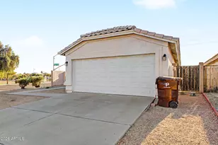 13418 N 82nd Ln, Peoria, AZ 85381 - Photo 4
