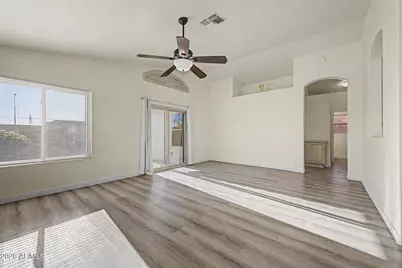 13418 N 82nd Lane, Peoria, AZ 85381 - Photo 8