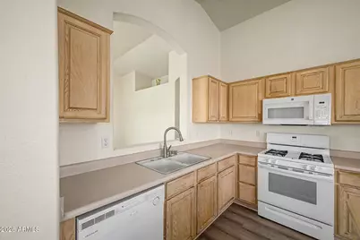 13418 N 82nd Lane, Peoria, AZ 85381 - Photo 10