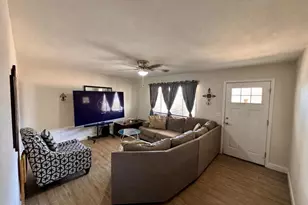 3317 W Laurel Ln, Phoenix, AZ 85029 - Photo 2