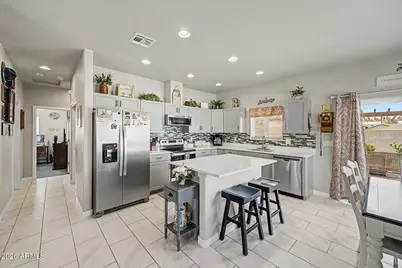 9560 W Kramer Place, Arizona City, AZ 85123 - Photo 8