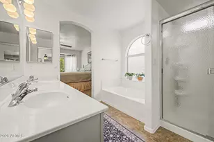 2534 E Wescott Dr, Phoenix, AZ 85050 - Photo 10