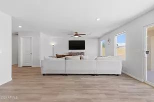 11354 W Cabrillo Dr, Arizona City, AZ 85123 - Photo 14