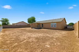 11354 W Cabrillo Dr, Arizona City, AZ 85123 - Photo 32
