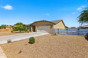 11354 W Cabrillo Dr, Arizona City, AZ 85123 - Photo 2