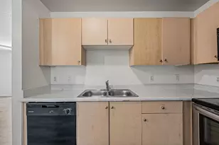 3065 N 67th Ave, Phoenix, AZ 85033 - Photo 8