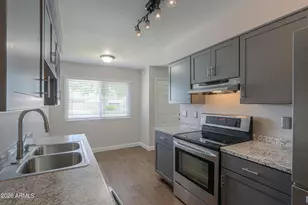 10200 N 95th Dr, Peoria, AZ 85345 - Photo 12