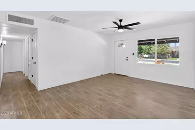 5011 W Flynn Lane, Glendale, AZ 85301 - Photo 4
