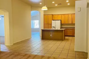 8201 W Quail Ave, Peoria, AZ 85382 - Photo 4