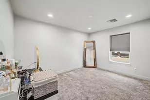 3414 N 44th Pl, Phoenix, AZ 85018 - Photo 32