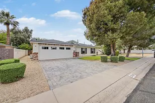 3414 N 44th Pl, Phoenix, AZ 85018 - Photo 1