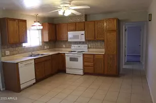 910 S Una Ave, Tempe, AZ 85281 - Photo 8