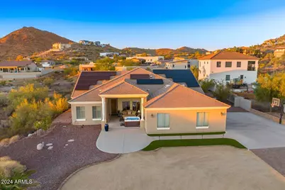 412 E Yearling Road, Phoenix, AZ 85085 - Photo 1