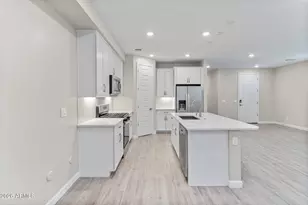 5844 E Covey Ln, Phoenix, AZ 85054 - Photo 12