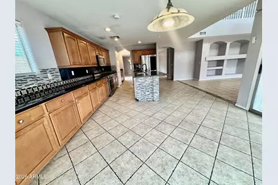 10502 W Edgemont Drive, Avondale, AZ 85392 - Photo 8