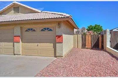 8758 W Bloomfield Road, Peoria, AZ 85381 - Photo 4