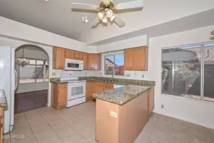 8758 W Bloomfield Rd, Peoria, AZ 85381 - Photo 10