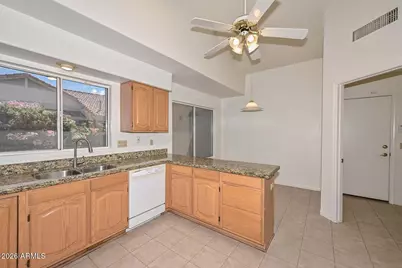 8758 W Bloomfield Road, Peoria, AZ 85381 - Photo 10