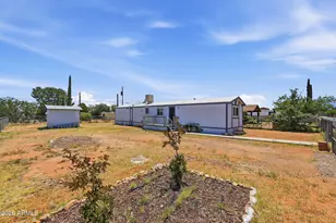 209 N 3rd St, Sierra Vista, AZ 85635 - Photo 2