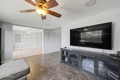 3701 W Echo Lane, Phoenix, AZ 85051 - Photo 10