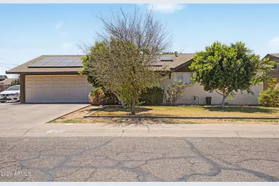 3701 W Echo Lane, Phoenix, AZ 85051 - Photo 2