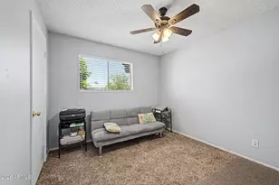 3701 W Echo Ln, Phoenix, AZ 85051 - Photo 16