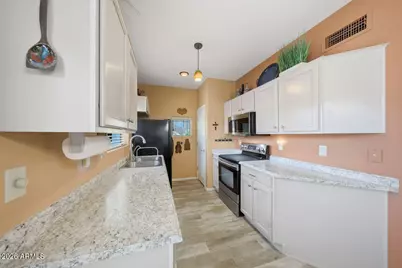 13818 N Saguaro Boulevard #104, Fountain Hills, AZ 85268 - Photo 8