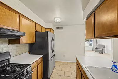 2221 N 51st Drive, Phoenix, AZ 85035 - Photo 10