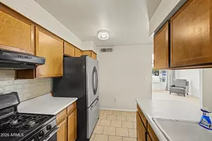 2221 N 51st Dr, Phoenix, AZ 85035 - Photo 10