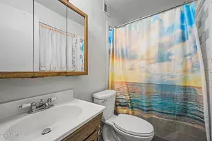 2221 N 51st Dr, Phoenix, AZ 85035 - Photo 14