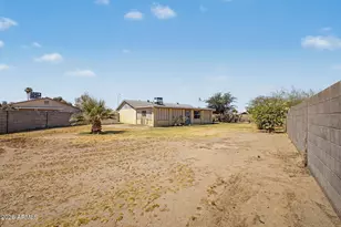 2221 N 51st Dr, Phoenix, AZ 85035 - Photo 28