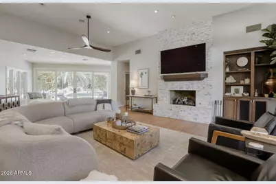 330 W Lawrence Road, Phoenix, AZ 85013 - Photo 10