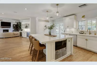 330 W Lawrence Road, Phoenix, AZ 85013 - Photo 10