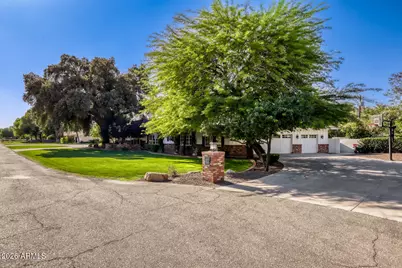 330 W Lawrence Road, Phoenix, AZ 85013 - Photo 30