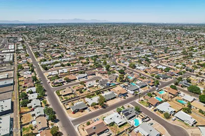 2923 W Windrose Drive, Phoenix, AZ 85029 - Photo 56