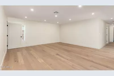 829 E Desert Park Lane, Phoenix, AZ 85020 - Photo 14