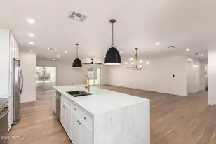 829 E Desert Park Ln, Phoenix, AZ 85020 - Photo 18