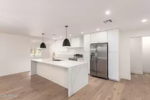 829 E Desert Park Ln, Phoenix, AZ 85020 - Photo 16