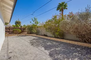 829 E Desert Park Ln, Phoenix, AZ 85020 - Photo 44
