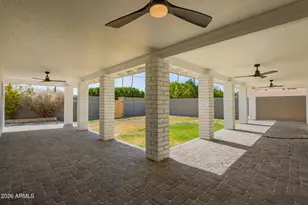 829 E Desert Park Ln, Phoenix, AZ 85020 - Photo 40